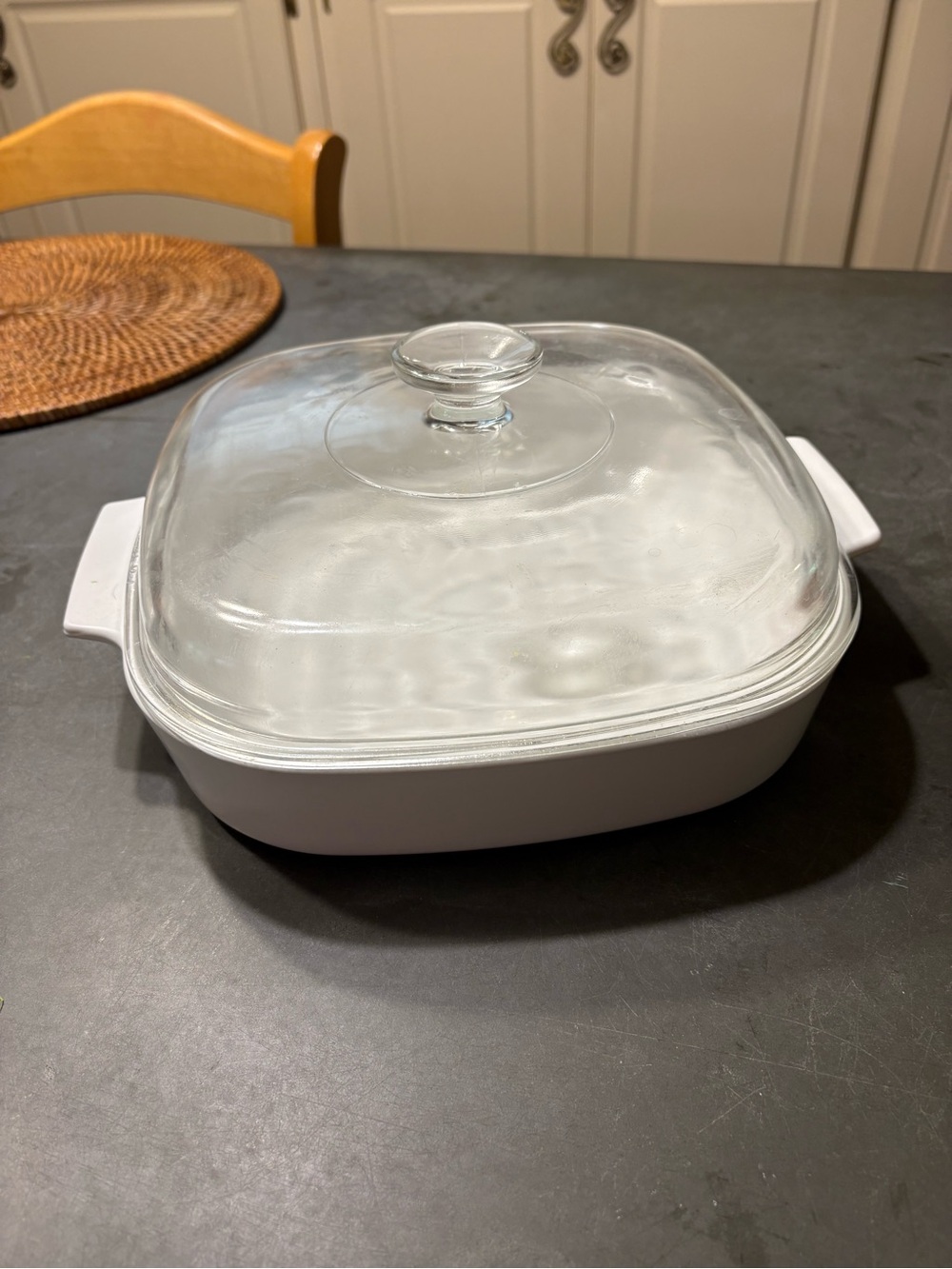 Corning ware casserole, white, no design. 2.5 liter